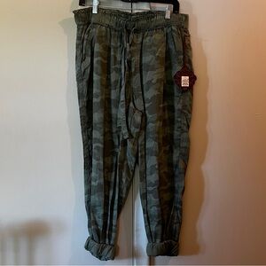 Knox Rose Camo pants - Brand New
